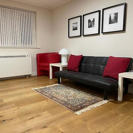 Morden Flat Close To Dlr Station With Free Parking Londra Dış mekan fotoğraf