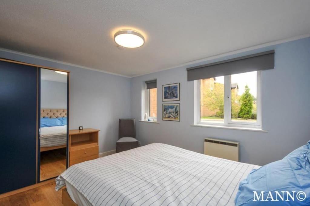 Morden Flat Close To Dlr Station With Free Parking Londra Dış mekan fotoğraf