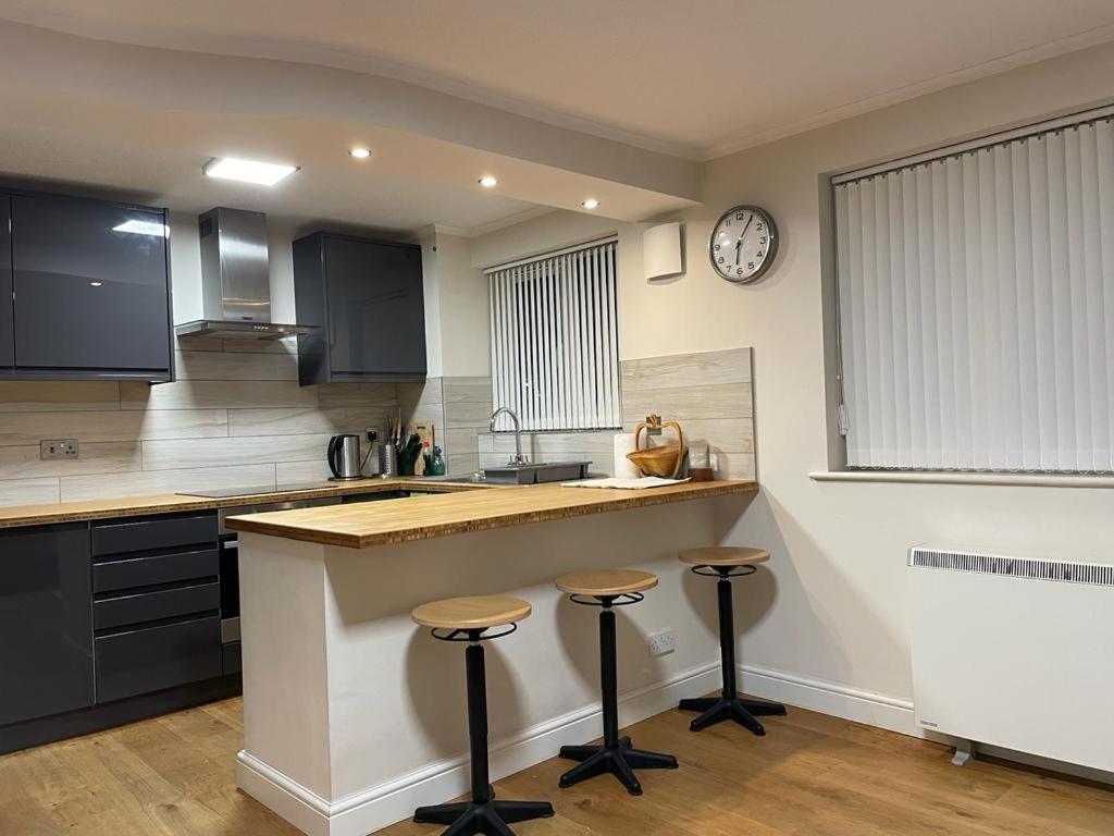 Morden Flat Close To Dlr Station With Free Parking Londra Dış mekan fotoğraf